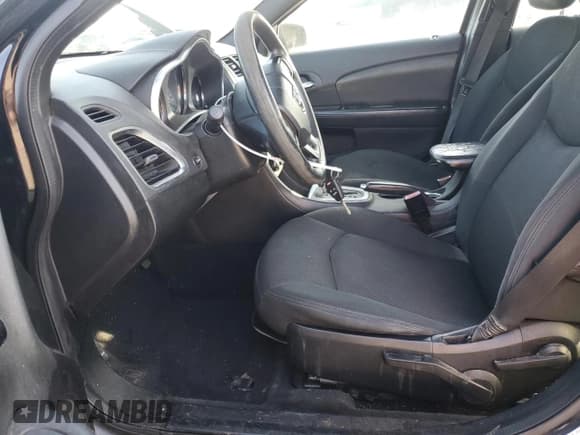 ✅ 2013 Dodge Avenger SE • VIN: 1C3CDZAB8DN667062 • Lot: 85365284. Listed on Copart with 303,139 mi. Free auction sales archive from the USA and detailed vehicle history report at DreamBid. Image 7.