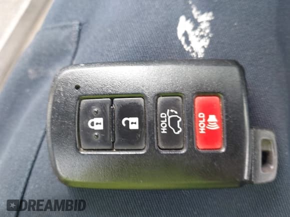 ✅ 2014 Toyota Highlander XLE • VIN: 5TDJKRFH1ES045114 • Lot: 42804753. Listed on IAAI with 141,877 mi. Free auction sales archive from the USA and detailed vehicle history report at DreamBid. Image 11.