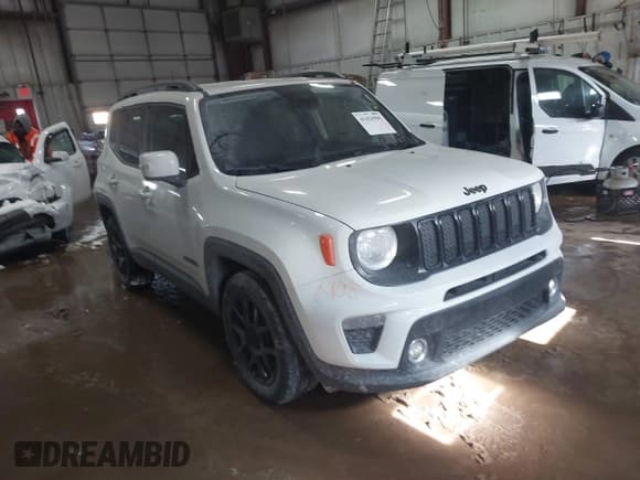 ✅ 2020 Jeep Renegade Altitude • VIN: ZACNJABBXLPL10367 • Lot: 41599445. Wystawiony na IAAI z przebiegiem 136 965 mil. Bezpłatny archiwum sprzedaży aukcyjnych z USA i szczegółowy raport historii pojazdu na DreamBid. Zdjęcie 1.