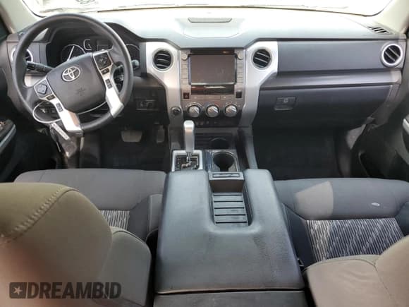 ✅ 2021 Toyota Tundra SR5 • VIN: 5TFDY5F19MX984589 • Lot: 82094425. Listed on Copart with 119,184 mi. Free auction sales archive from the USA and detailed vehicle history report at DreamBid. Image 8.
