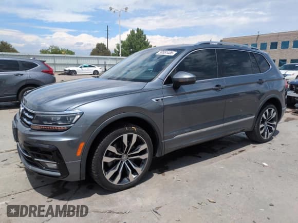 ✅ 2020 Volkswagen Tiguan SEL Premium R-Line • VIN: 3VV4B7AX8LM022704 • Лот: 59551435. Опубликован ранее на Copart с пробегом 60 386 миль. Бесплатный доступ к архиву аукционных продаж из США и подробный отчёт об истории автомобиля на DreamBid. Изображение 1.