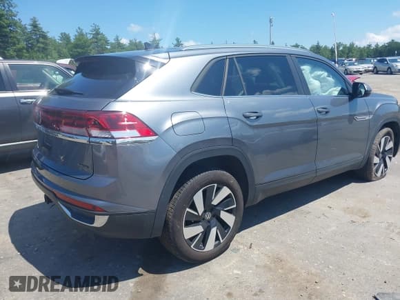 ✅ 2024 Volkswagen Atlas SE • VIN: 1V2HE2CA7RC249877 • Lot: 42614219. Wystawiony na IAAI z przebiegiem 7 108 mil. Bezpłatny archiwum sprzedaży aukcyjnych z USA i szczegółowy raport historii pojazdu na DreamBid. Zdjęcie 4.