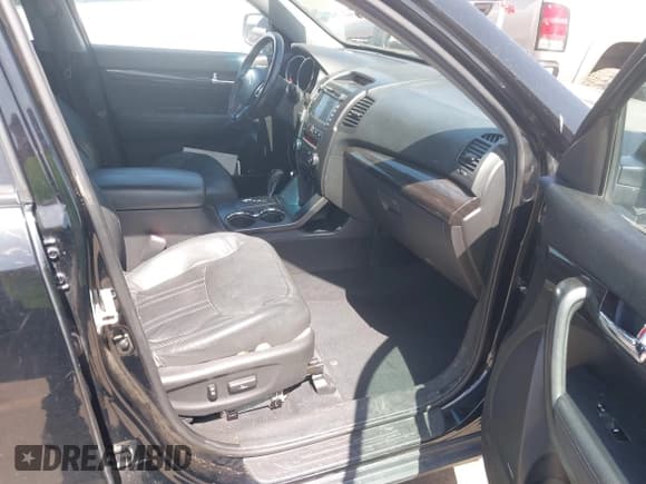 ✅ 2012 Kia Sorento EX • VIN: 5XYKUDA27CG211991 • Лот: 41998598. Опубликован ранее на IAAI с пробегом 231 125 миль. Бесплатный доступ к архиву аукционных продаж из США и подробный отчёт об истории автомобиля на DreamBid. Изображение 5.