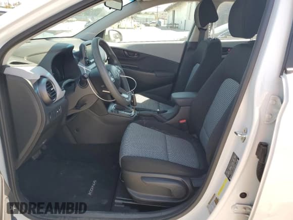 ✅ 2021 Hyundai Kona SE • VIN: KM8K1CAA3MU664365 • Лот: 64270984. Опубликован ранее на Copart с пробегом 41 451 миль. Бесплатный доступ к архиву аукционных продаж из США и подробный отчёт об истории автомобиля на DreamBid. Изображение 7.