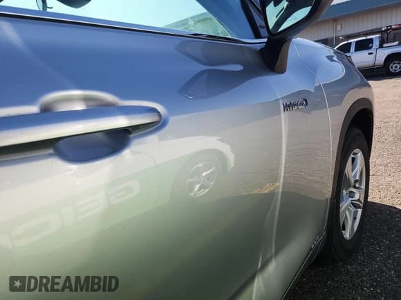 ✅ 2021 Toyota Highlander Hybrid LE • VIN: 5TDBBRCH0MS528021 • Lot: 42409034. Wystawiony na IAAI z przebiegiem 39 372 mil. Bezpłatny archiwum sprzedaży aukcyjnych z USA i szczegółowy raport historii pojazdu na DreamBid. Zdjęcie 1.