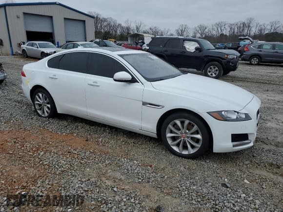✅ 2019 Jaguar XF 25t Premium • VIN: SAJBD4FX4KCY78817 • Lot: 38881404. Wystawiony na Copart z przebiegiem 87 006 mil. Bezpłatny archiwum sprzedaży aukcyjnych z USA i szczegółowy raport historii pojazdu na DreamBid. Zdjęcie 4.