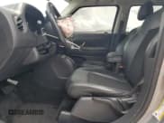 ✅ 2017 Jeep Patriot Sport SE • VIN: 1C4NJPBA3HD202949 • Lot: 63183925. Wystawiony na Copart z przebiegiem Nie podano. Bezpłatny archiwum sprzedaży aukcyjnych z USA i szczegółowy raport historii pojazdu na DreamBid. Zdjęcie 7.