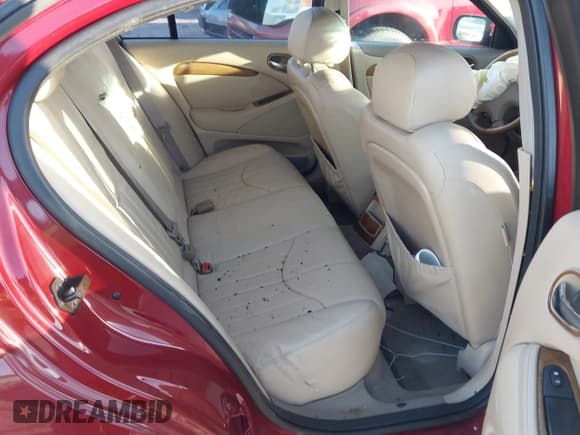 ✅ 2000 Jaguar S-Type V8 • VIN: SAJDA01D1YGL68627 • Lot: 41806134. Wystawiony na IAAI z przebiegiem Nie podano. Bezpłatny archiwum sprzedaży aukcyjnych z USA i szczegółowy raport historii pojazdu na DreamBid. Zdjęcie 8.