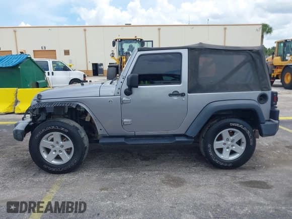 ✅ 2017 Jeep Wrangler Sport • VIN: 1C4AJWAG5HL612799 • Lot: 42400375. Listed on IAAI with Not provided. Free auction sales archive from the USA and detailed vehicle history report at DreamBid. Image 14.