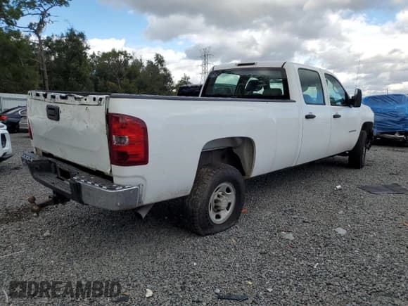 ✅ 2009 Chevrolet Silverado 2500HD Work Truck • VIN: 1GCHC43K49F133191 • Лот: 90463065. Опубликован ранее на Copart с пробегом Не указан. Бесплатный доступ к архиву аукционных продаж из США и подробный отчёт об истории автомобиля на DreamBid. Изображение 3.