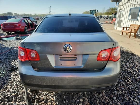 ✅ 2007 Volkswagen Jetta 2.5 • VIN: 3VWSF71K37M005746 • Лот: 83950465. Опубликован ранее на Copart с пробегом 225 009 миль. Бесплатный доступ к архиву аукционных продаж из США и подробный отчёт об истории автомобиля на DreamBid. Изображение 6.