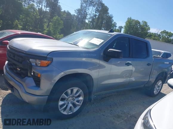 ✅ 2023 Chevrolet Silverado 1500 Custom • VIN: 1GCPABEK1PZ270250 • Lot: 42148020. Wystawiony na IAAI z przebiegiem 14 978 mil. Bezpłatny archiwum sprzedaży aukcyjnych z USA i szczegółowy raport historii pojazdu na DreamBid. Zdjęcie 14.