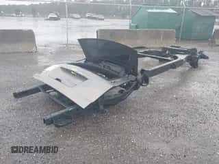 2019 Chevrolet Suburban LT z VIN 1GNSKHKC8KR171965, wystawiony jako IAAI lot #40332346 z przebiegiem Nie podano mil oraz . Historia ofert i sprzedaży dostępna na DreamBid. Obrazek 2.