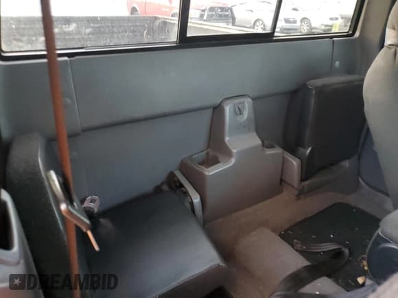 ✅ 2003 Ford Ranger XL Fleet • VIN: 1FTYR44U73PB69182 • Lot: 93141255. Wystawiony na Copart z przebiegiem 194 572 mil. Bezpłatny archiwum sprzedaży aukcyjnych z USA i szczegółowy raport historii pojazdu na DreamBid. Zdjęcie 10.