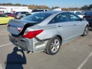 ✅ 2013 Hyundai Sonata SE • VIN: 5NPEC4AC5DH772466 • Lot: 43587140. Wystawiony na IAAI z przebiegiem 267 545 mil. Bezpłatny archiwum sprzedaży aukcyjnych z USA i szczegółowy raport historii pojazdu na DreamBid. Zdjęcie 4.
