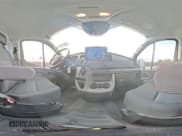 ✅ 2023 Ford Transit Cargo • VIN: 1FTYE1YG9PKC11210 • Lot: 86675895. Wystawiony na Copart z przebiegiem 28 936 mil. Bezpłatny archiwum sprzedaży aukcyjnych z USA i szczegółowy raport historii pojazdu na DreamBid. Zdjęcie 16.