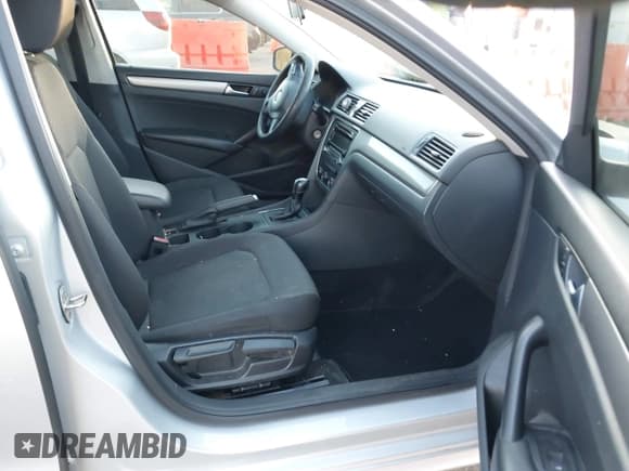 ✅ 2015 Volkswagen Passat S • VIN: 1VWAS7A3XFC067595 • Lot: 43693766. Listed on IAAI with 183,747 mi. Free auction sales archive from the USA and detailed vehicle history report at DreamBid. Image 5.