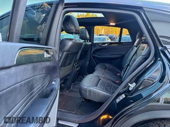 ✅ 2018 Mercedes-Benz GLE 43 AMG • VIN: 4JGED6EB9JA097343 • Lot: 96282855. Wystawiony na Copart z przebiegiem 120 039 mil. Bezpłatny archiwum sprzedaży aukcyjnych z USA i szczegółowy raport historii pojazdu na DreamBid. Zdjęcie 7.