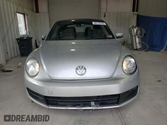 ✅ 2014 Volkswagen Beetle 2.5L • VIN: 3VWJX7ATXEM614430 • Lot: 92179165. Wystawiony na Copart z przebiegiem 169 965 mil. Bezpłatny archiwum sprzedaży aukcyjnych z USA i szczegółowy raport historii pojazdu na DreamBid. Zdjęcie 5.