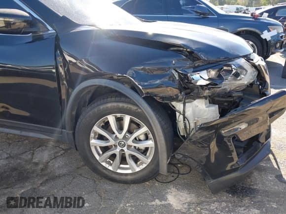 ✅ 2017 Nissan Rogue SV • VIN: JN8AT2MT5HW144572 • Lot: 43812229. Wystawiony na IAAI z przebiegiem 73 896 mil. Bezpłatny archiwum sprzedaży aukcyjnych z USA i szczegółowy raport historii pojazdu na DreamBid. Zdjęcie 6.