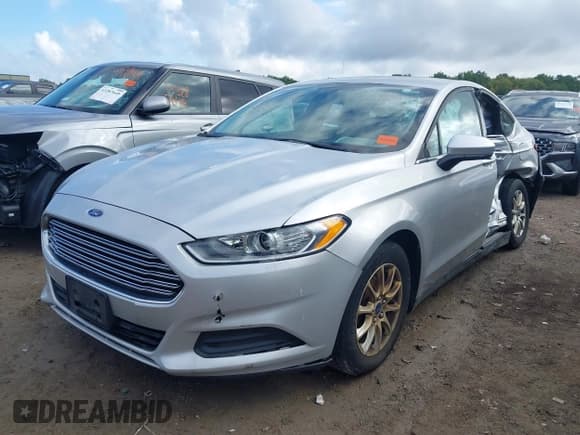 ✅ 2016 Ford Fusion S • VIN: 3FA6P0G76GR113122 • Lot: 43275861. Wystawiony na IAAI z przebiegiem 168 003 mil. Bezpłatny archiwum sprzedaży aukcyjnych z USA i szczegółowy raport historii pojazdu na DreamBid. Zdjęcie 17.