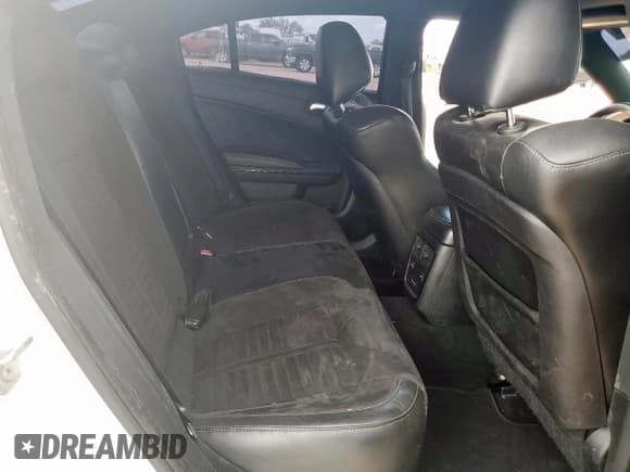 ✅ 2019 Dodge Charger R/T • VIN: 2C3CDXCT0KH544503 • Lot: 70017535. Wystawiony na Copart z przebiegiem 63 377 mil. Bezpłatny archiwum sprzedaży aukcyjnych z USA i szczegółowy raport historii pojazdu na DreamBid. Zdjęcie 10.