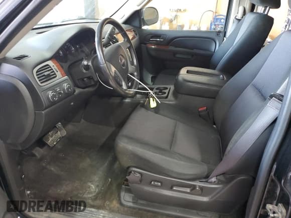 ✅ 2013 GMC Yukon SLE • VIN: 1GKS2AE02DR339320 • Lot: 83984415. Wystawiony na Copart z przebiegiem 187 381 mil. Bezpłatny archiwum sprzedaży aukcyjnych z USA i szczegółowy raport historii pojazdu na DreamBid. Zdjęcie 7.