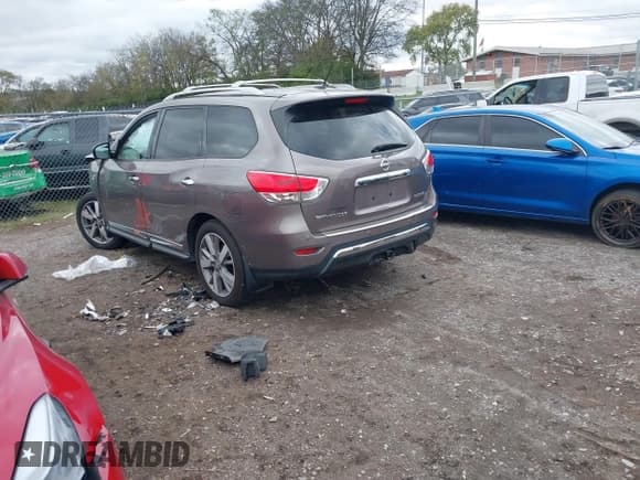 ✅ 2014 Nissan Pathfinder SL • VIN: 5N1AR2MN5EC662945 • Lot: 40799859. Listed on IAAI with 175,782 mi. Free auction sales archive from the USA and detailed vehicle history report at DreamBid. Image 3.