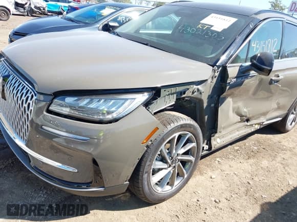 ✅ 2025 Lincoln Corsair Premiere • VIN: 5LMCJ1DA4SUL14063 • Lot: 43151812. Wystawiony na IAAI z przebiegiem Nie podano. Bezpłatny archiwum sprzedaży aukcyjnych z USA i szczegółowy raport historii pojazdu na DreamBid. Zdjęcie 6.