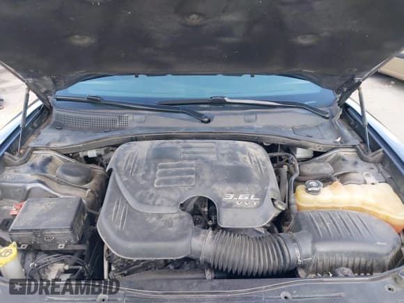 ✅ 2018 Dodge Charger SXT • VIN: 2C3CDXBG0JH335846 • Lot: 43273189. Listed on IAAI with 142,638 mi. Free auction sales archive from the USA and detailed vehicle history report at DreamBid. Image 10.