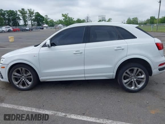 ✅ 2016 Audi Q3 Prestige • VIN: WA1GFCFSXGR020943 • Lot: 42373908. Listed on IAAI with 109,108 mi. Free auction sales archive from the USA and detailed vehicle history report at DreamBid. Image 14.