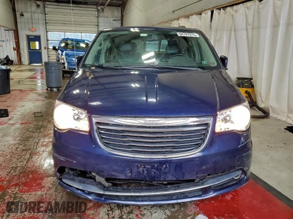 ✅ 2015 Chrysler Town & Country Touring • VIN: 2C4RC1BG3FR739926 • Лот: 94787615. Опубликован ранее на Copart с пробегом 103 524 миль. Бесплатный доступ к архиву аукционных продаж из США и подробный отчёт об истории автомобиля на DreamBid. Изображение 5.