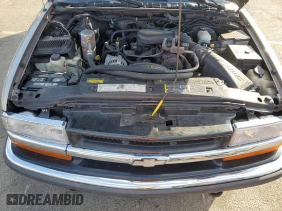 2000 Chevrolet Blazer LT с VIN 1GNDT13W9Y2101950, выставлен на аукционе Copart как лот 75248194 с пробегом 241 827 миль миль и Чистый • Clean title. История ставок и продаж доступна на DreamBid. Изображение 12.