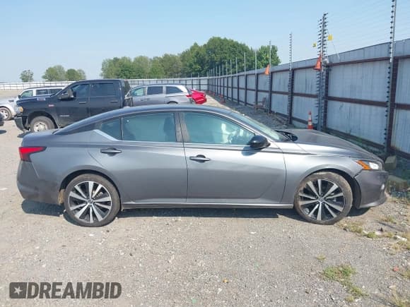 ✅ 2020 Nissan Altima SR • VIN: 1N4BL4CV7LC210652 • Лот: 43195734. Опубликован ранее на IAAI с пробегом 118 409 миль. Бесплатный доступ к архиву аукционных продаж из США и подробный отчёт об истории автомобиля на DreamBid. Изображение 12.