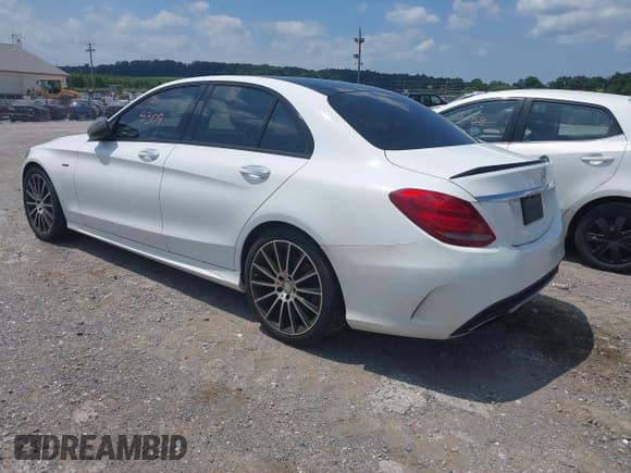 ✅ 2016 Mercedes-Benz C 450 AMG • VIN: 55SWF6EB9GU124008 • Лот: 42795309. Опубликован ранее на IAAI с пробегом 88 689 миль. Бесплатный доступ к архиву аукционных продаж из США и подробный отчёт об истории автомобиля на DreamBid. Изображение 3.