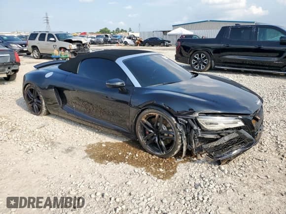 ✅ 2014 Audi R8 • VIN: WUASUAFG3EN000918 • Lot: 59743575. Listed on Copart with 92,165 mi. Free auction sales archive from the USA and detailed vehicle history report at DreamBid. Image 4.