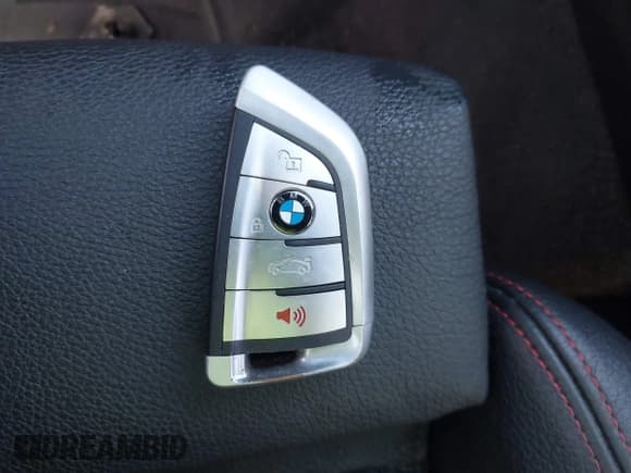 ✅ 2016 BMW 3 Series 328i xDrive • VIN: WBA8E3G50GNU01825 • Lot: 43135441. Listed on IAAI with 77,339 mi. Free auction sales archive from the USA and detailed vehicle history report at DreamBid. Image 11.