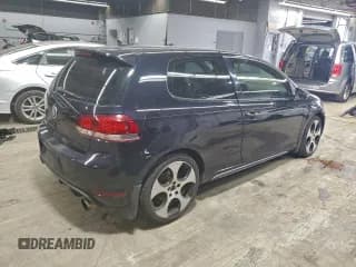 ✅ 2011 Volkswagen Golf GTI w/Sunroof PZEV • VIN: WVWED7AJ7BW282082 • Lot: 94344595. Wystawiony na Copart z przebiegiem 211 469 mil. Bezpłatny archiwum sprzedaży aukcyjnych z USA i szczegółowy raport historii pojazdu na DreamBid. Zdjęcie 3.