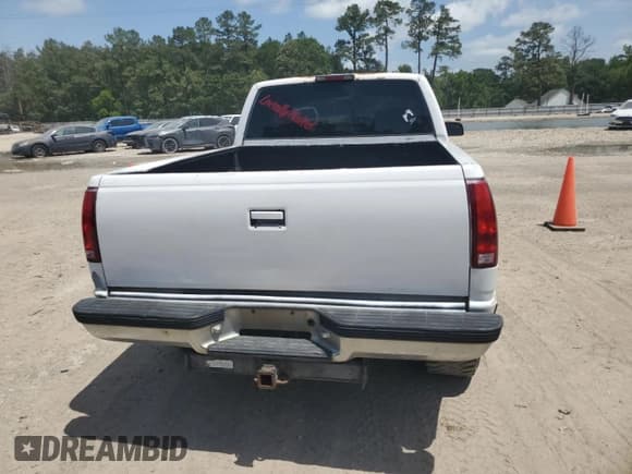 ✅ 1998 GMC Sierra 1500 • VIN: 2GTEK19R9W1550110 • Лот: 57166575. Опубликован ранее на Copart с пробегом 231 521 миль. Бесплатный доступ к архиву аукционных продаж из США и подробный отчёт об истории автомобиля на DreamBid. Изображение 6.