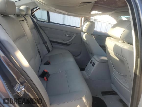 ✅ 2006 BMW 3 Series 325i • VIN: WBAVB175X6NK40432 • Lot: 76730424. Wystawiony na Copart z przebiegiem 168 119 mil. Bezpłatny archiwum sprzedaży aukcyjnych z USA i szczegółowy raport historii pojazdu na DreamBid. Zdjęcie 10.