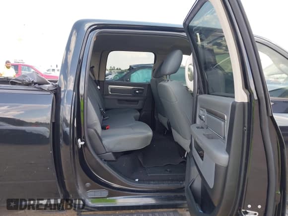 ✅ 2020 Ram 1500 SLT • VIN: 1C6RR7TT3LS120290 • Lot: 43305701. Listed on IAAI with 127,130 mi. Free auction sales archive from the USA and detailed vehicle history report at DreamBid. Image 8.