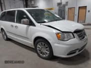 ✅ 2016 Chrysler Town & Country Touring L Anniversary Edition • VIN: 2C4RC1CG7GR138454 • Лот: 42563931. Опубликован ранее на IAAI с пробегом 176 709 миль. Бесплатный доступ к архиву аукционных продаж из США и подробный отчёт об истории автомобиля на DreamBid. Изображение 1.