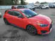 2020 Hyundai Veloster z VIN KMHT36AH2LU003485, wystawiony jako Copart lot #76160994 z przebiegiem Nie podano mil oraz Szkoda całkowita • Salvage title. Historia ofert i sprzedaży dostępna na DreamBid. Obrazek 4.