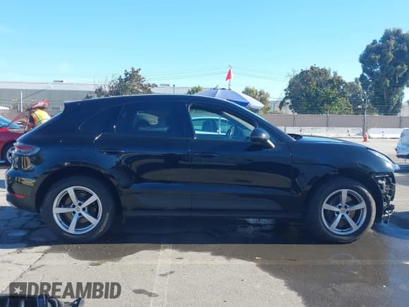 ✅ 2021 Porsche Macan • VIN: WP1AA2A57MLB01966 • Lot: 43521300. Wystawiony na IAAI z przebiegiem 59 380 mil. Bezpłatny archiwum sprzedaży aukcyjnych z USA i szczegółowy raport historii pojazdu na DreamBid. Zdjęcie 14.