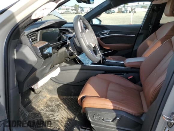 ✅ 2021 Audi e-tron Prestige • VIN: WA1VABGE9MB030019 • Lot: 42203863. Listed on Copart with 24,925 mi. Free auction sales archive from the USA and detailed vehicle history report at DreamBid. Image 7.