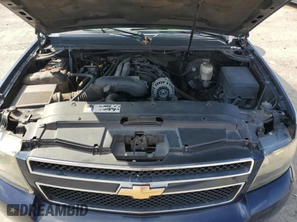 ✅ 2007 Chevrolet Suburban LT • VIN: 1GNFC16097J183781 • Lot: 76099354. Wystawiony na Copart z przebiegiem 279 845 mil. Bezpłatny archiwum sprzedaży aukcyjnych z USA i szczegółowy raport historii pojazdu na DreamBid. Zdjęcie 13.