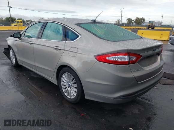✅ 2015 Ford Fusion SE Hybrid • VIN: 3FA6P0LU4FR199170 • Лот: 43693803. Опубликован ранее на IAAI с пробегом 180 099 миль. Бесплатный доступ к архиву аукционных продаж из США и подробный отчёт об истории автомобиля на DreamBid. Изображение 3.