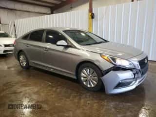 ✅ 2016 Hyundai Sonata SE • VIN: KMHE24L10GA027047 • Lot: 90625665. Wystawiony na Copart z przebiegiem 75 138 mil mil. Skorzystaj z bezpłatnego archiwum sprzedaży aukcyjnych z USA i zobacz szczegółowy raport historii pojazdu na DreamBid. Zdjęcie 4.