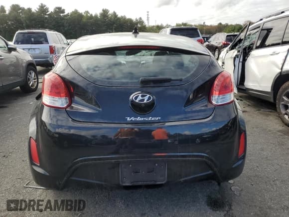 ✅ 2017 Hyundai Veloster • VIN: KMHTC6AD2HU323166 • Lot: 73699284. Wystawiony na Copart z przebiegiem 79 036 mil. Bezpłatny archiwum sprzedaży aukcyjnych z USA i szczegółowy raport historii pojazdu na DreamBid. Zdjęcie 6.