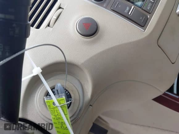 2006 Hyundai Azera SE с VIN KMHFC46F56A052338, выставлен на аукционе IAAI как лот 42546156 с пробегом 165 535 миль миль и . История ставок и продаж доступна на DreamBid. Изображение 11.